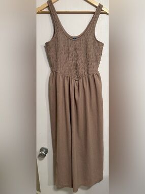 Old Navy Taupe Smocked Sleeveless Midi Dress | Medium